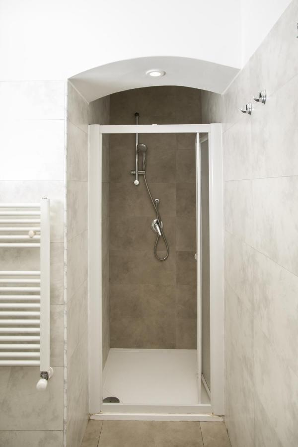 Palazzo Italia Apartments Барі Екстер'єр фото