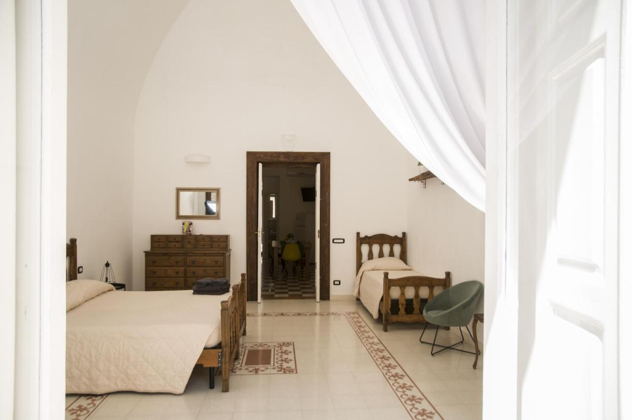 Palazzo Italia Apartments Барі Екстер'єр фото