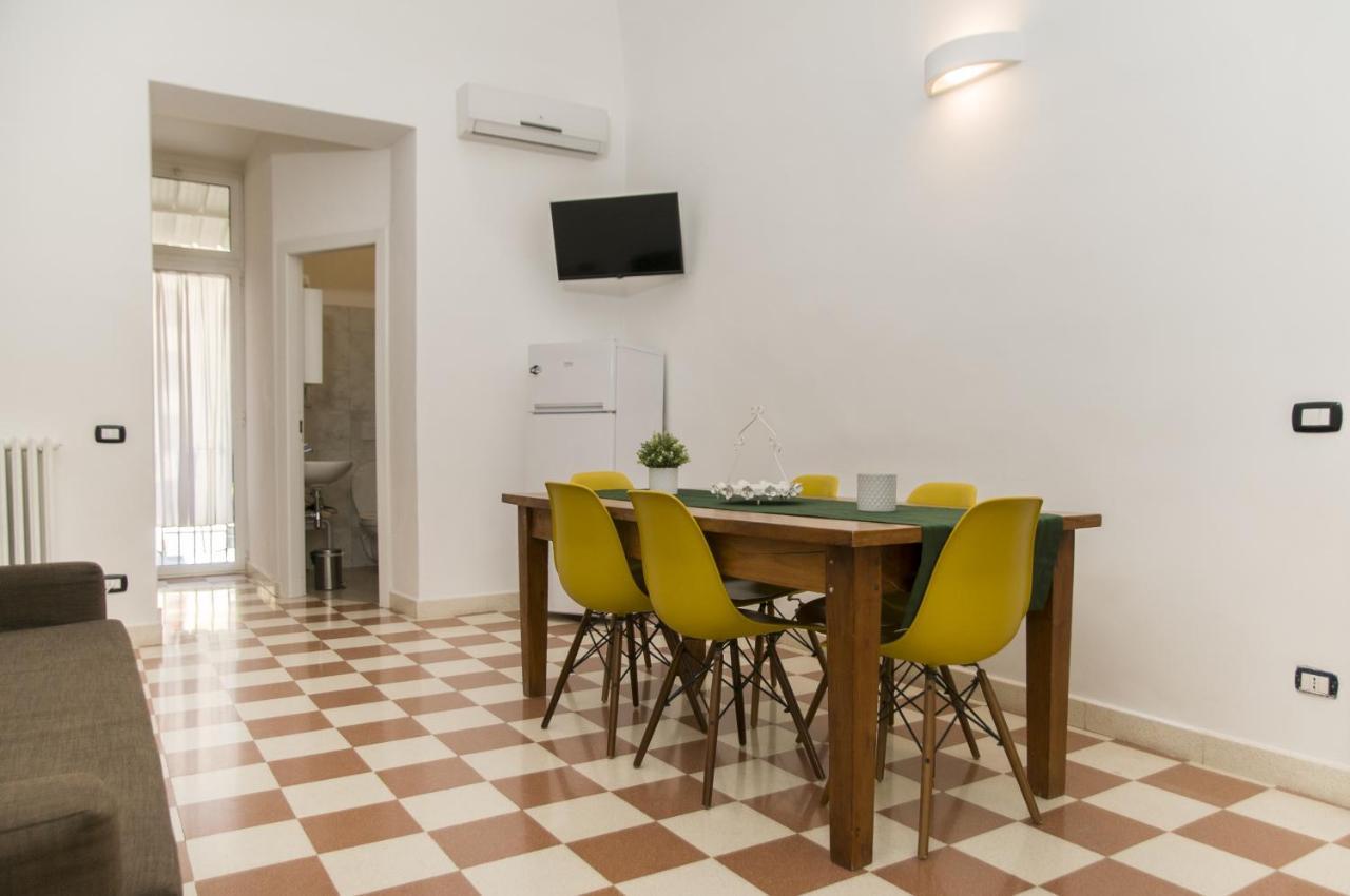 Palazzo Italia Apartments Барі Екстер'єр фото