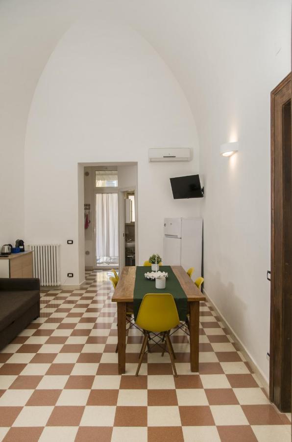 Palazzo Italia Apartments Барі Екстер'єр фото
