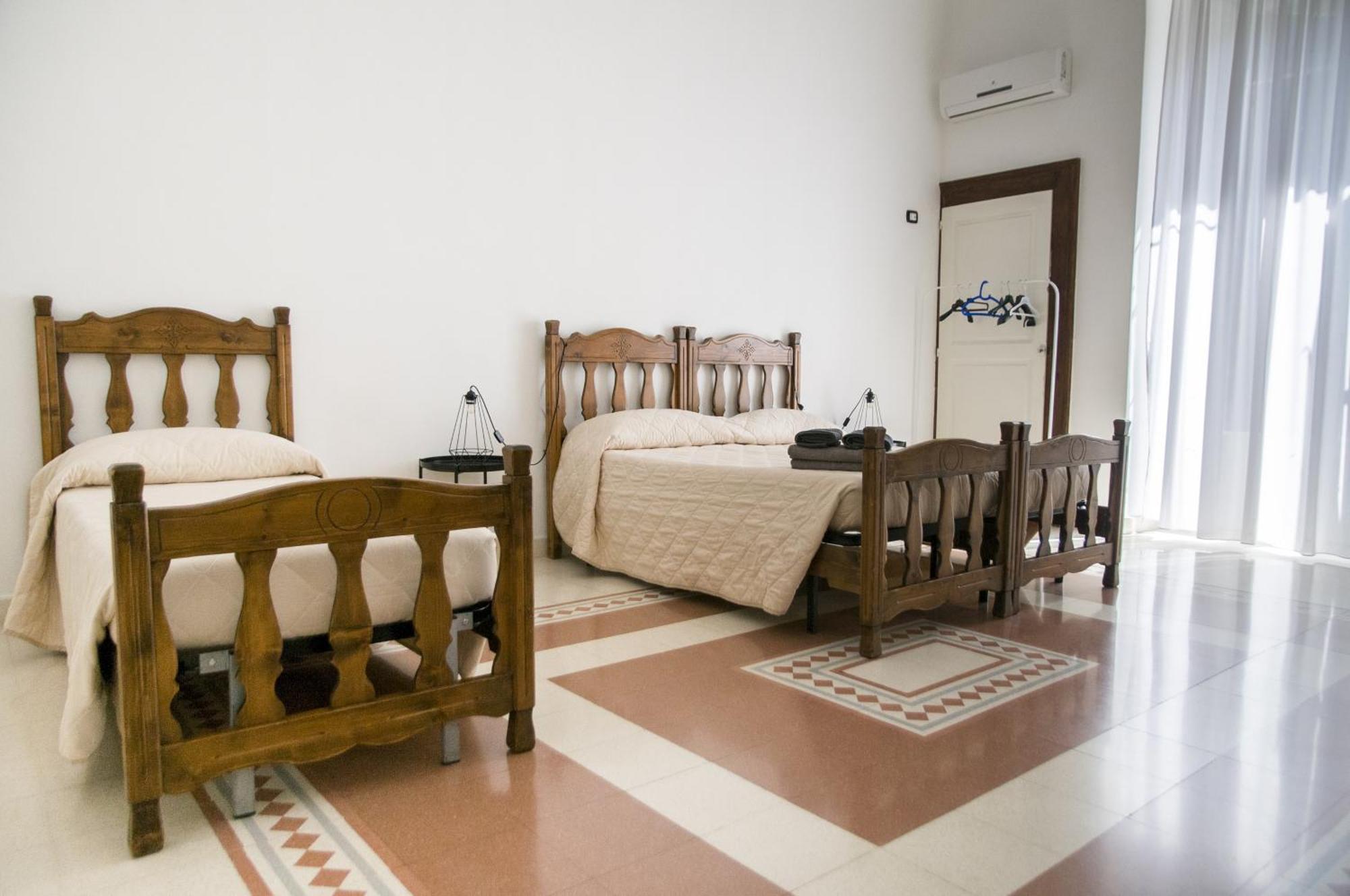 Palazzo Italia Apartments Барі Екстер'єр фото