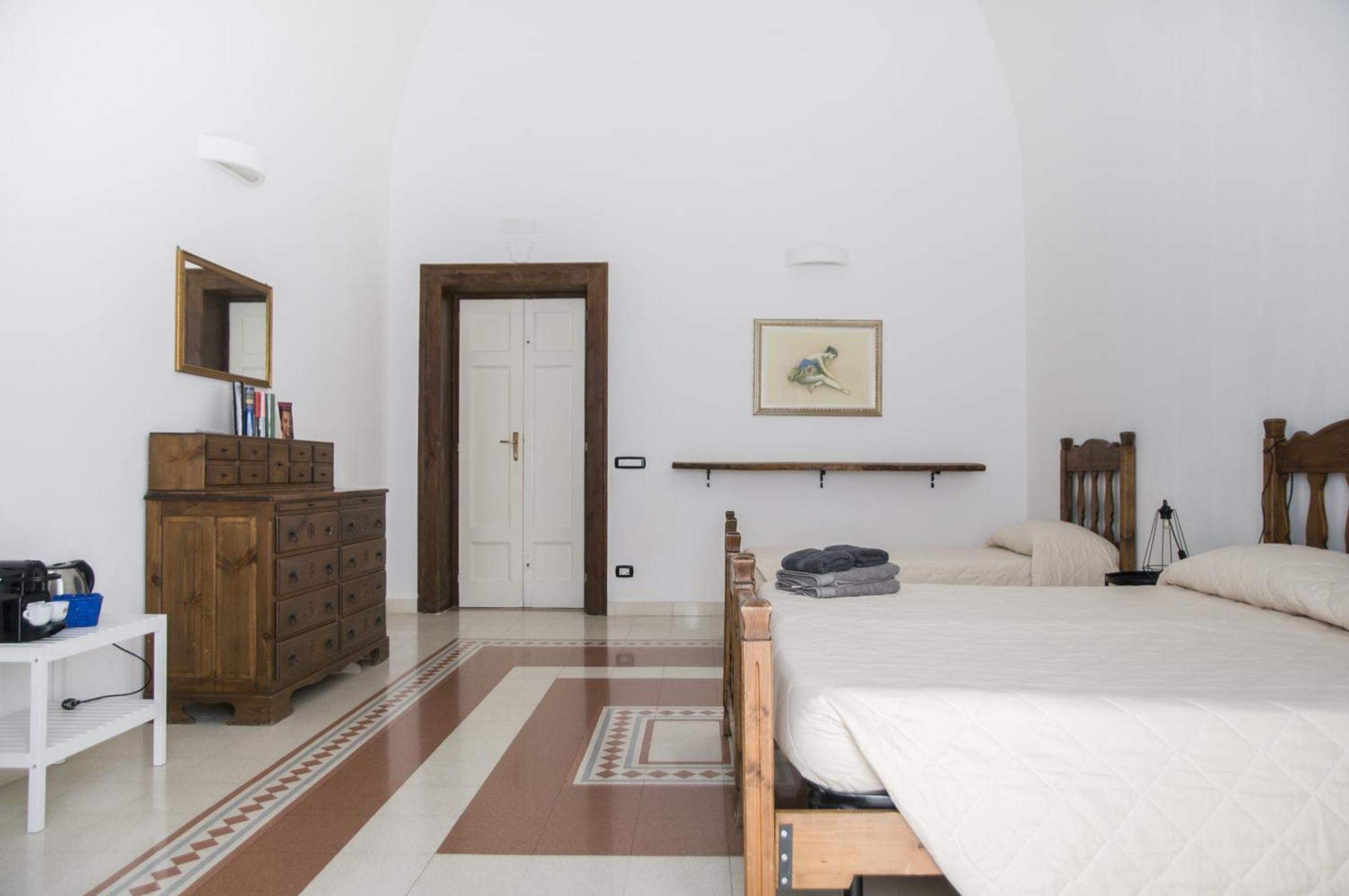 Palazzo Italia Apartments Барі Екстер'єр фото