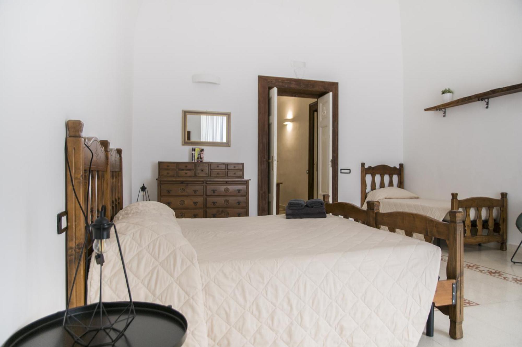 Palazzo Italia Apartments Барі Екстер'єр фото